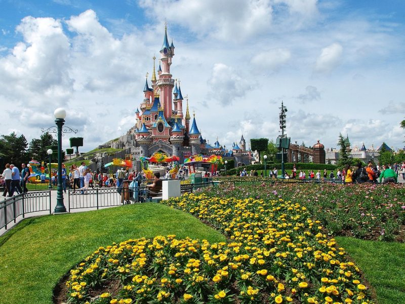 disneyland-3653617_1280